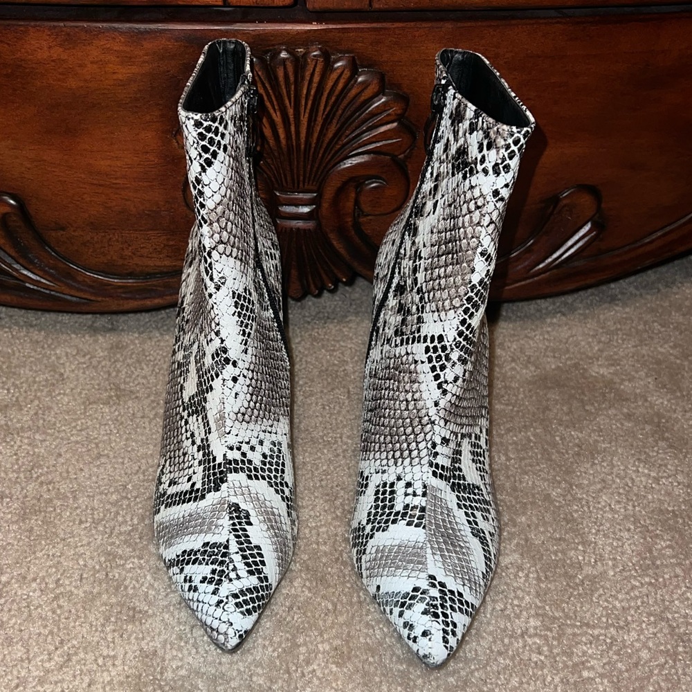 Snake Skin Print Boots!! View 2